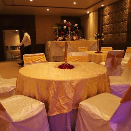 County Inn Vaishali Nagar, Dźajpur Zewnętrze zdjęcie