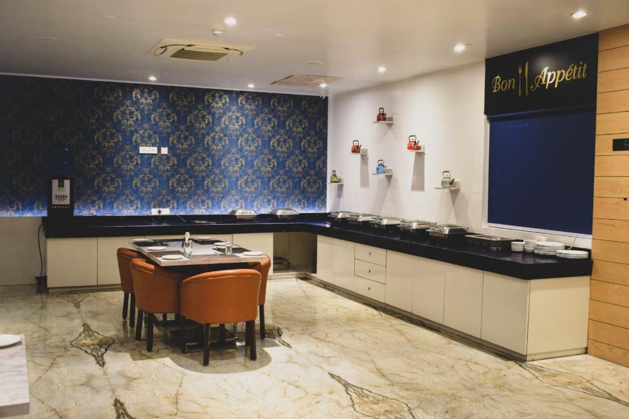 County Inn Vaishali Nagar, Dźajpur Zewnętrze zdjęcie